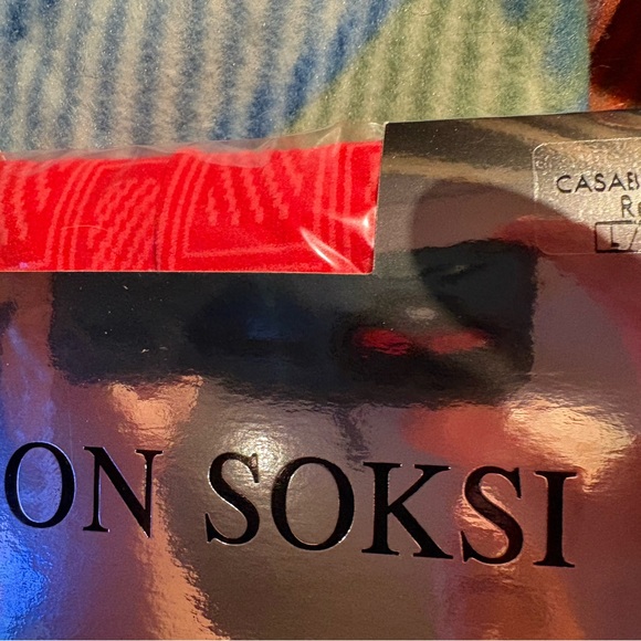 Geometric Red Patterned Tights - Picture 2 of 2